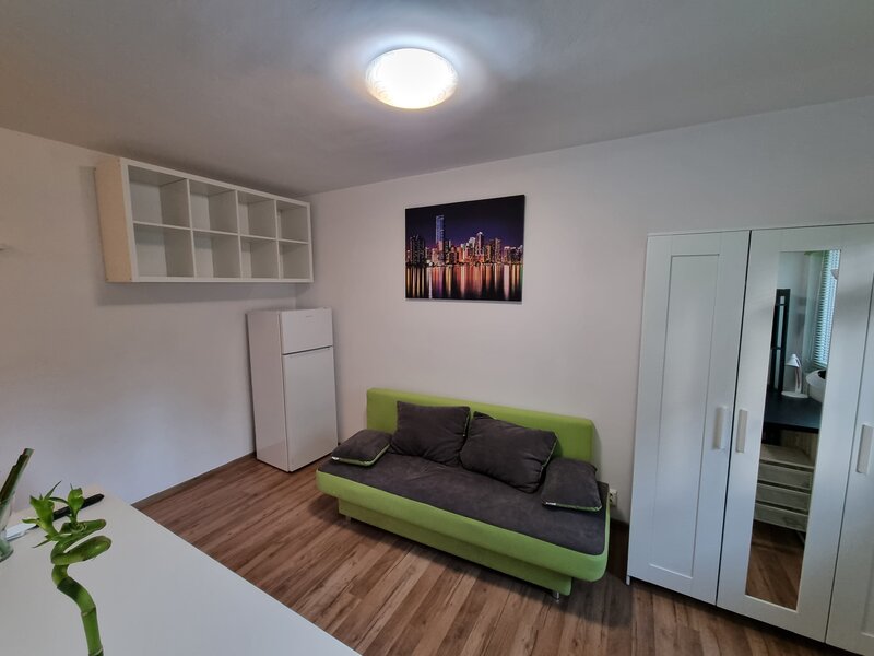 Unirii, langa rond piata Alba Iulia, garsoniera inchiriere