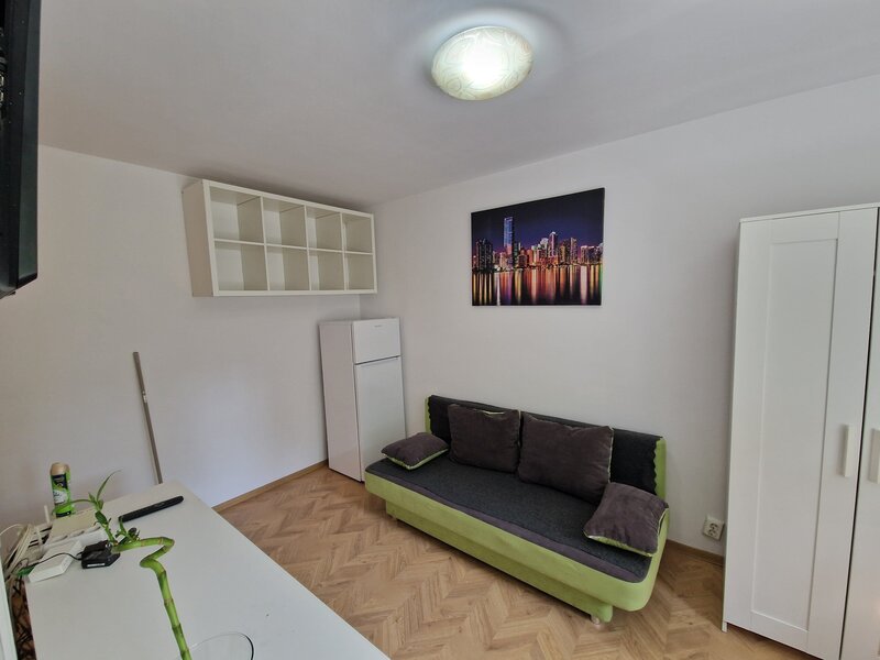 Unirii, langa rond piata Alba Iulia, garsoniera inchiriere